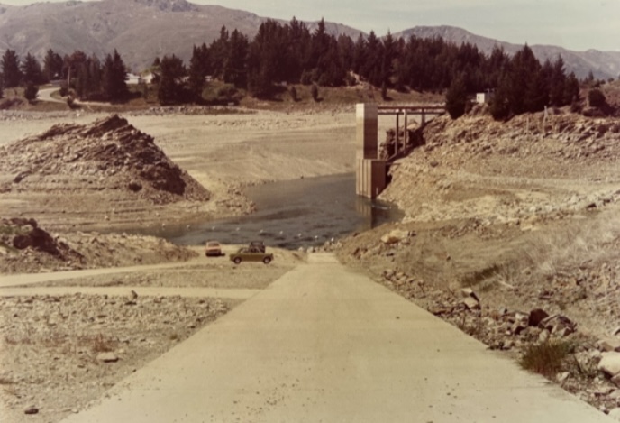 Lake Hāwea lake level public meeting