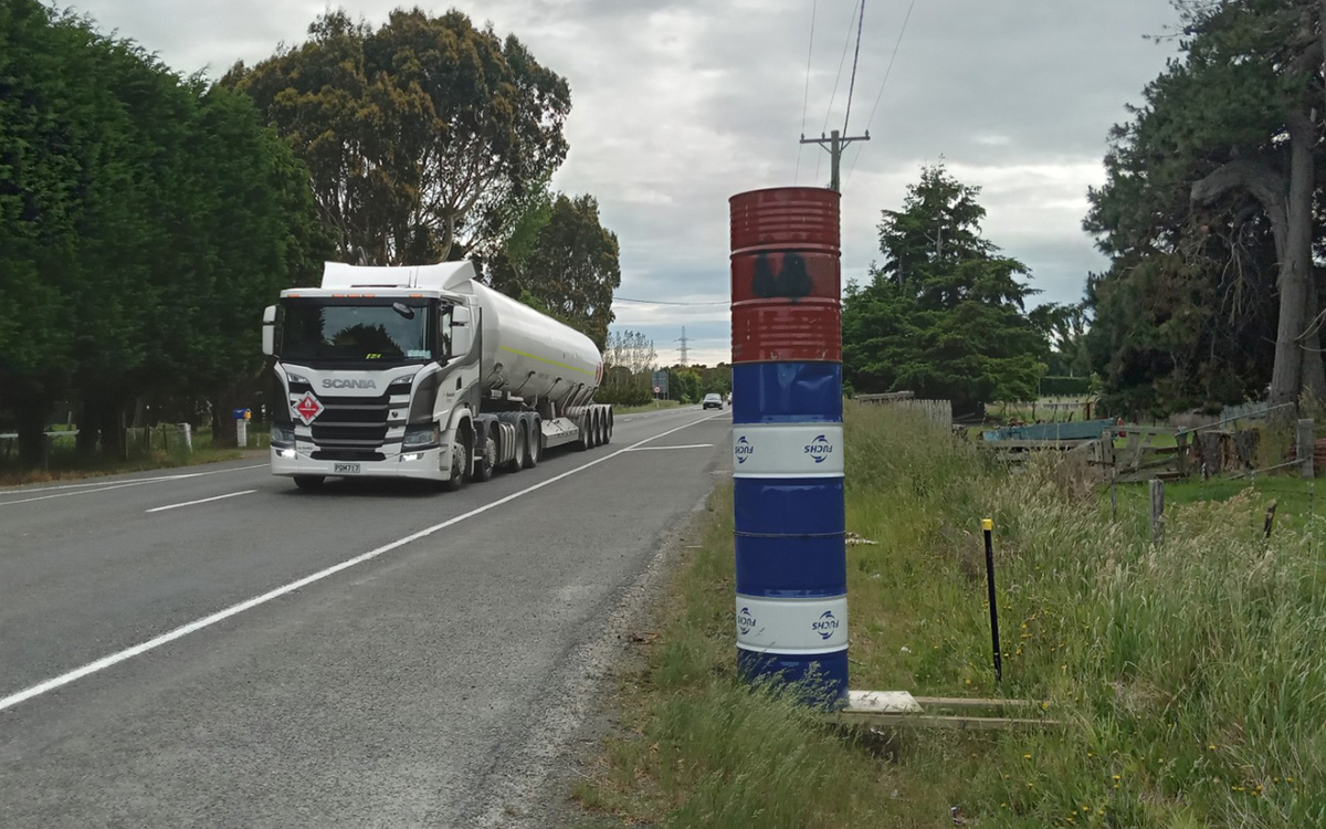 Council accused of 'unsafe and rushed decision making' over power lines