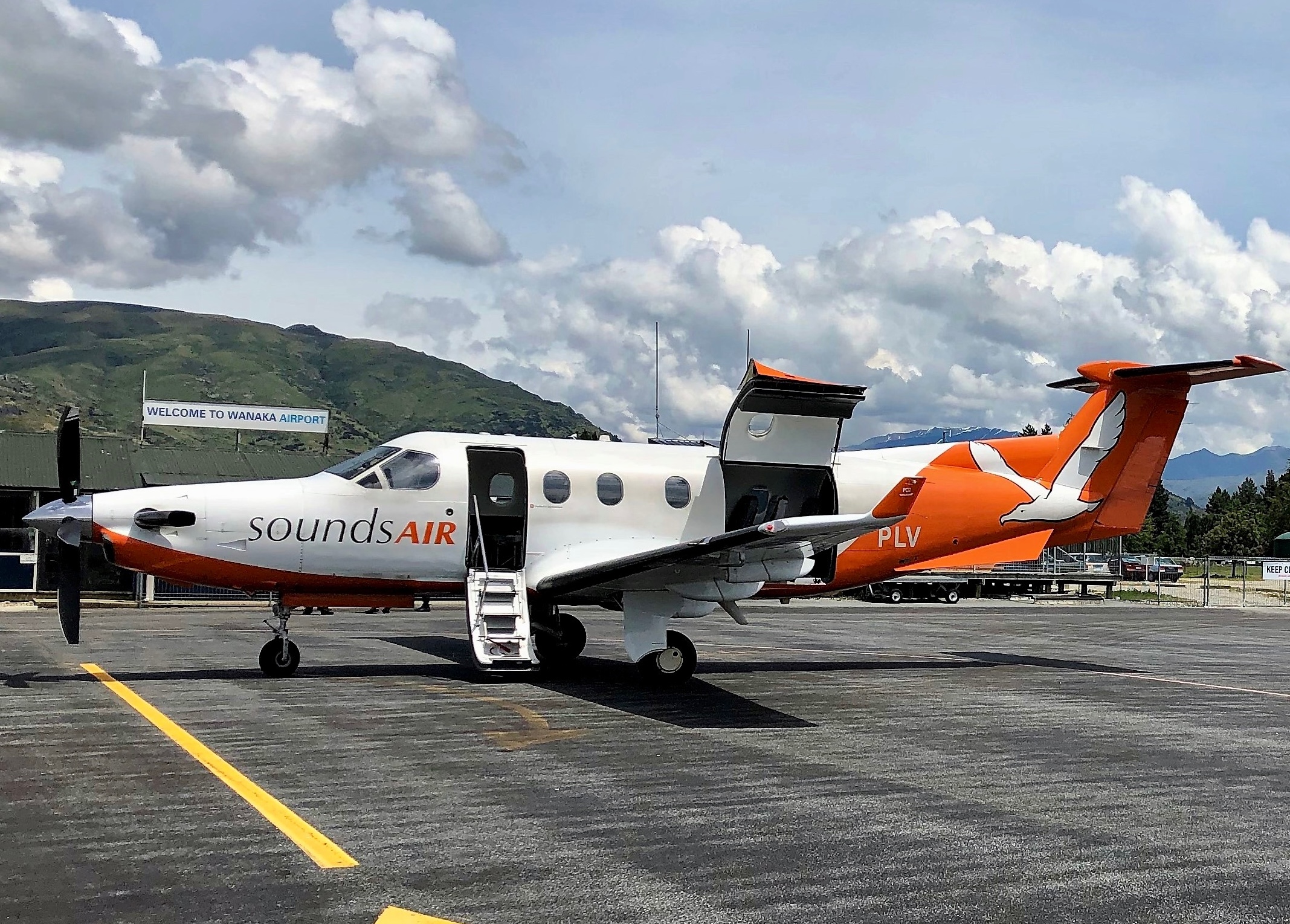 ‘Out of control costs’ - Sounds Air cancels Wānaka - Christchurch flights
