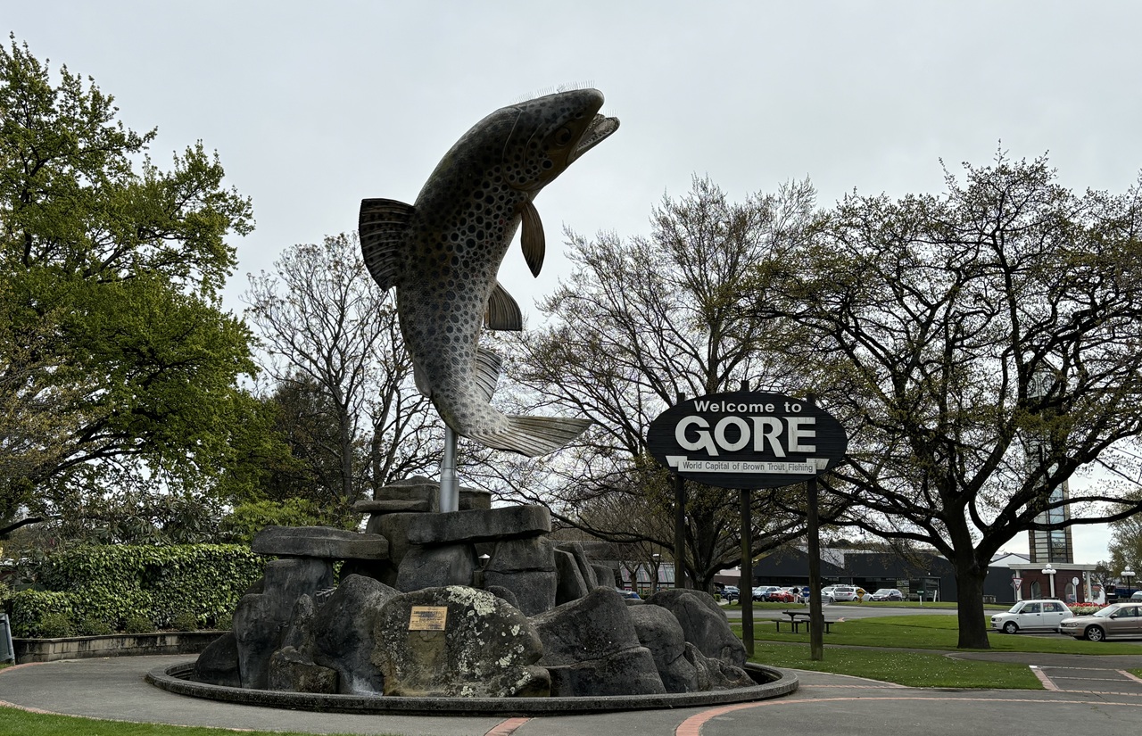 Gore's brown trout statue defaced overnight amid drinking water crisis