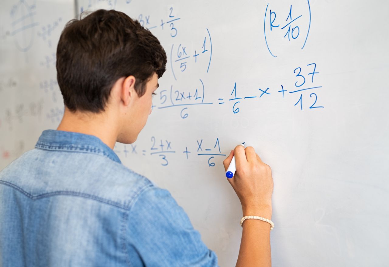 Students leaving school with no qualifications highest in a decade