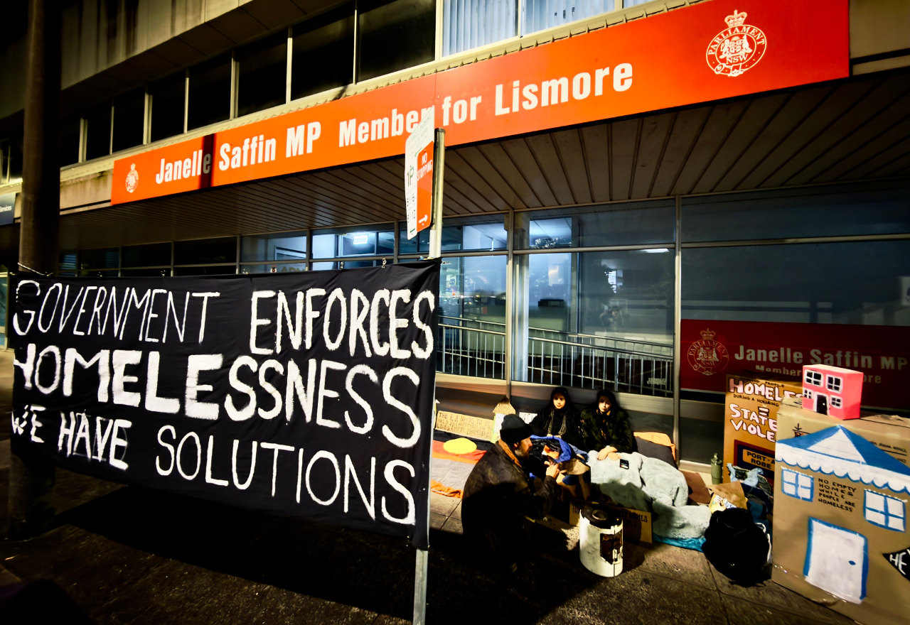 Homeless campaign takes to camping outside Janelle Saffin's office
