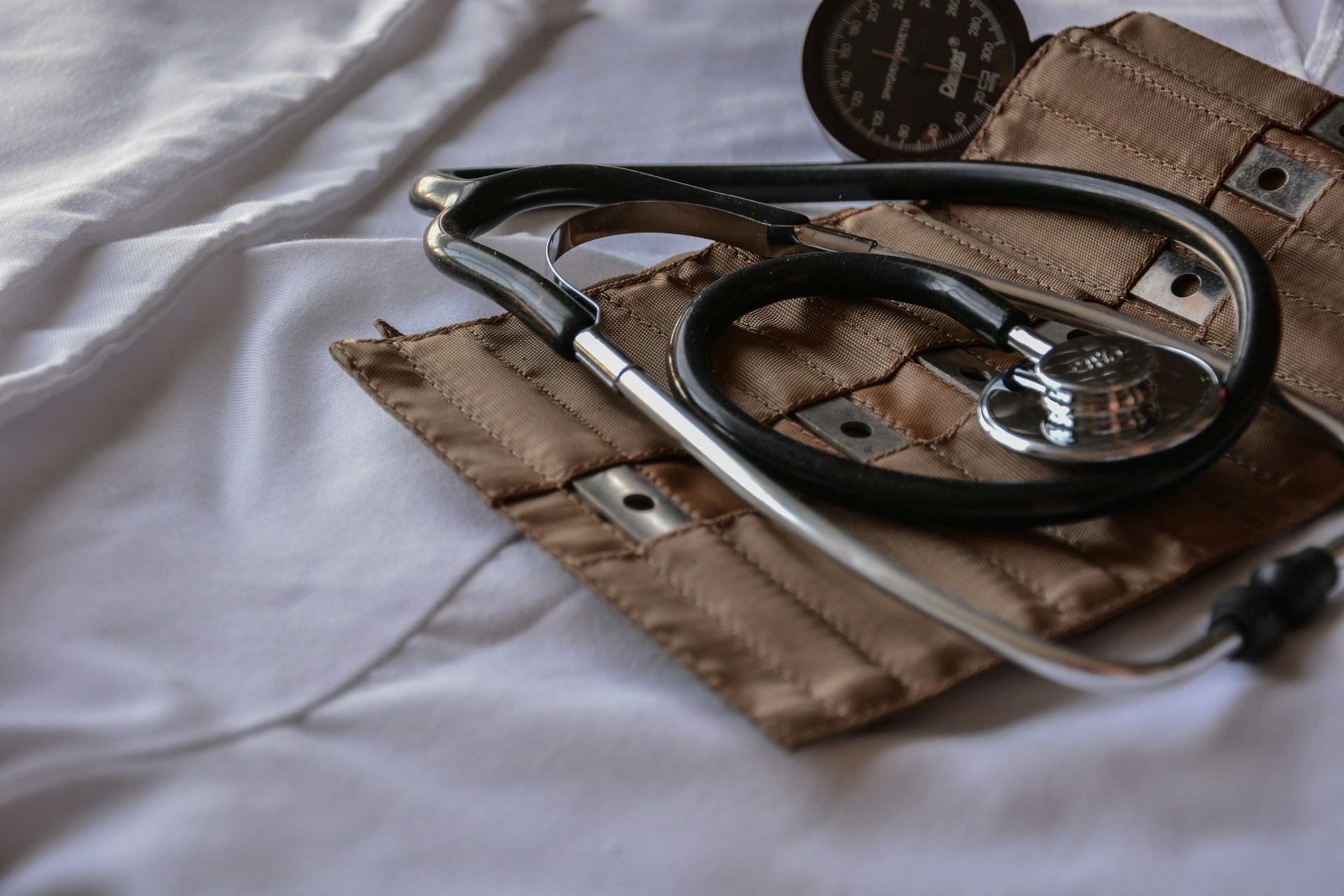 Man dies after inexperienced and uncredentialled surgeons perform brain surgery