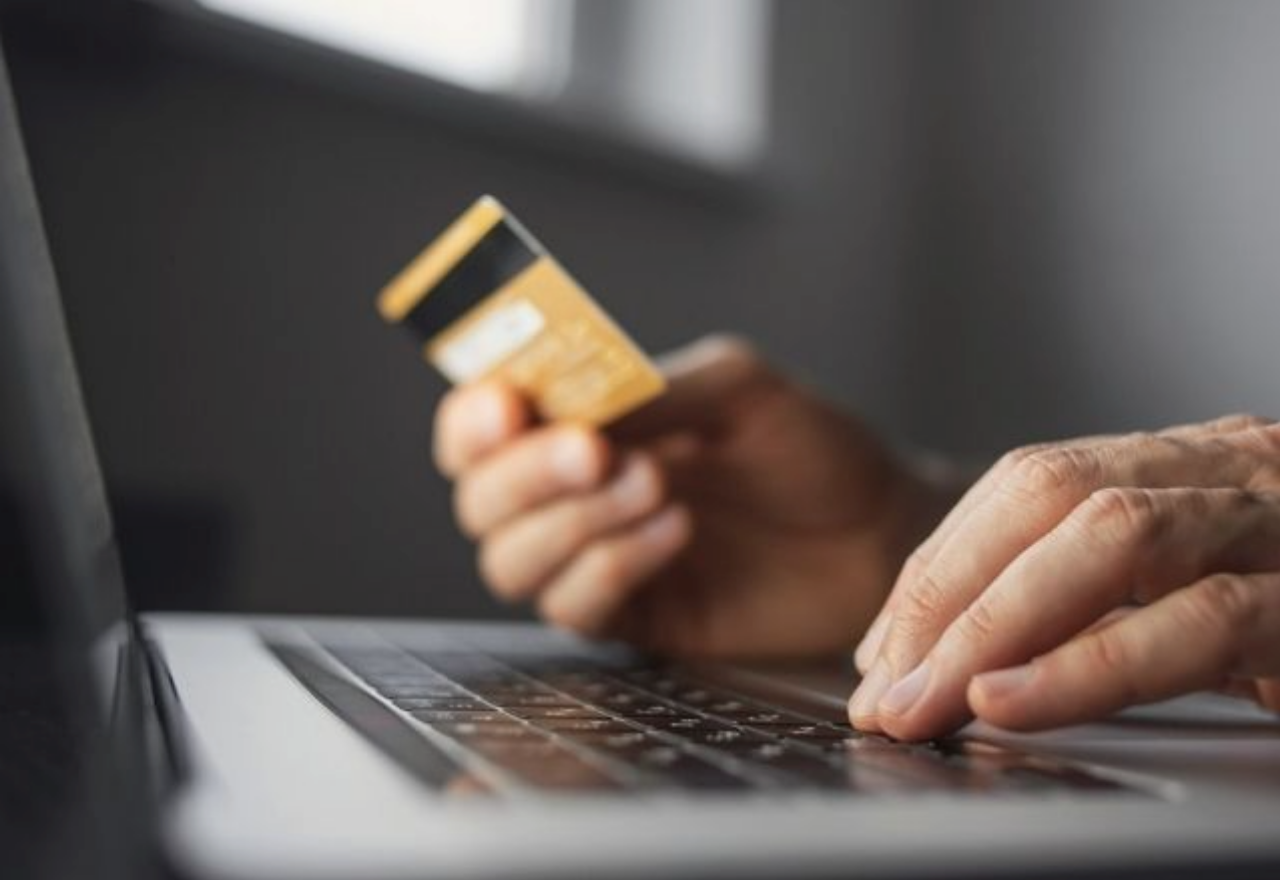 Financial criminals luring Aussies via social media