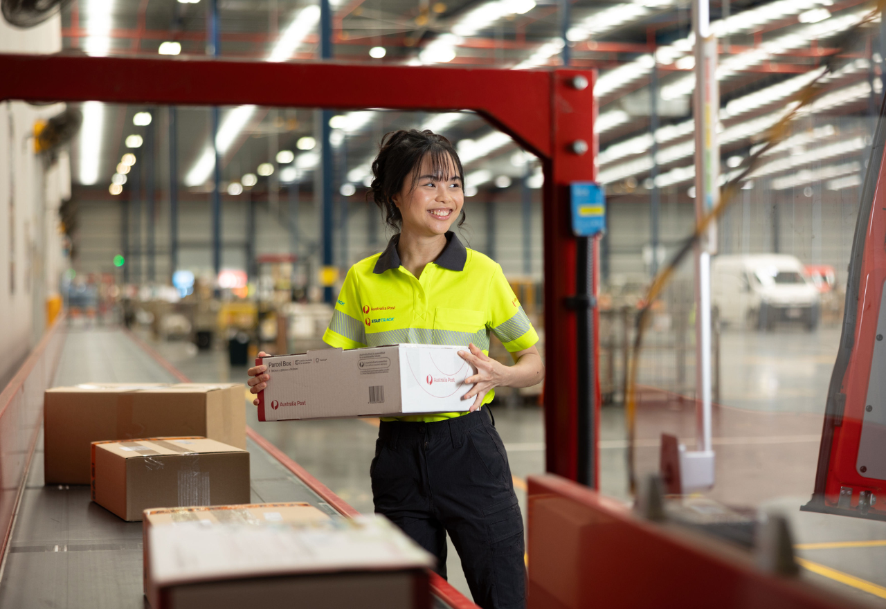 Looking for seasonal work? Australia Post opens jobs in NRs for the Christmas rush