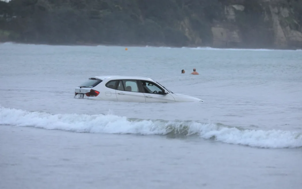 Car found submerged at Stanmore Bay