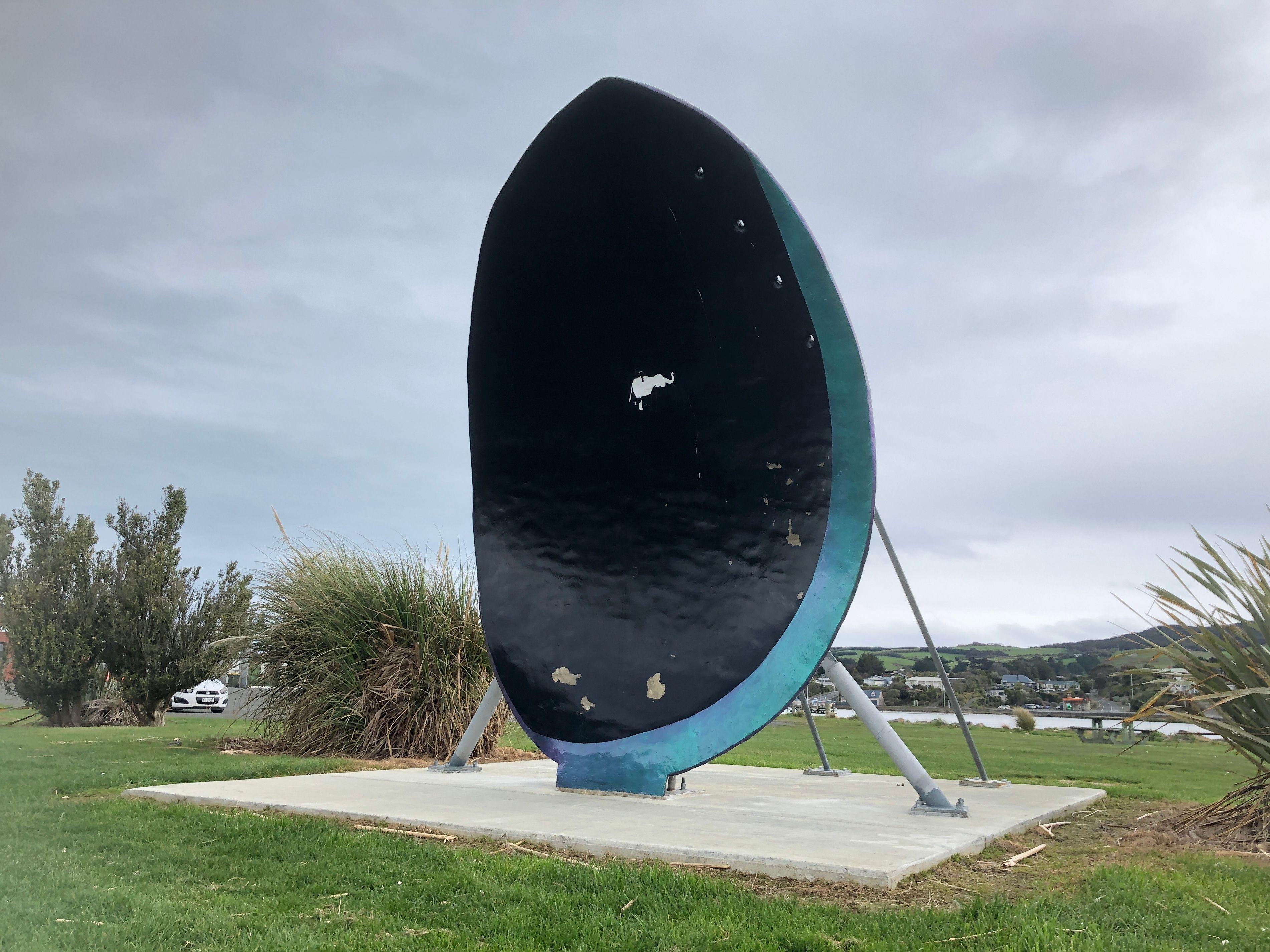 Riverton’s iconic pāua shell can't catch a break