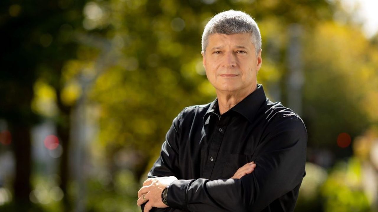 Professor Pushes for Entrepreneurship in Schools