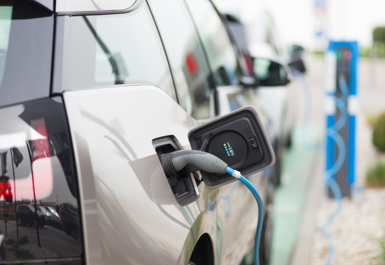 50% new car sales electric by 2035: is it possible?