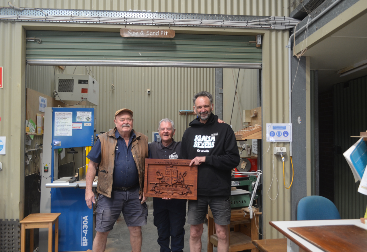 Kiama Men’s Shed crafts plaque to honour rugby premiership