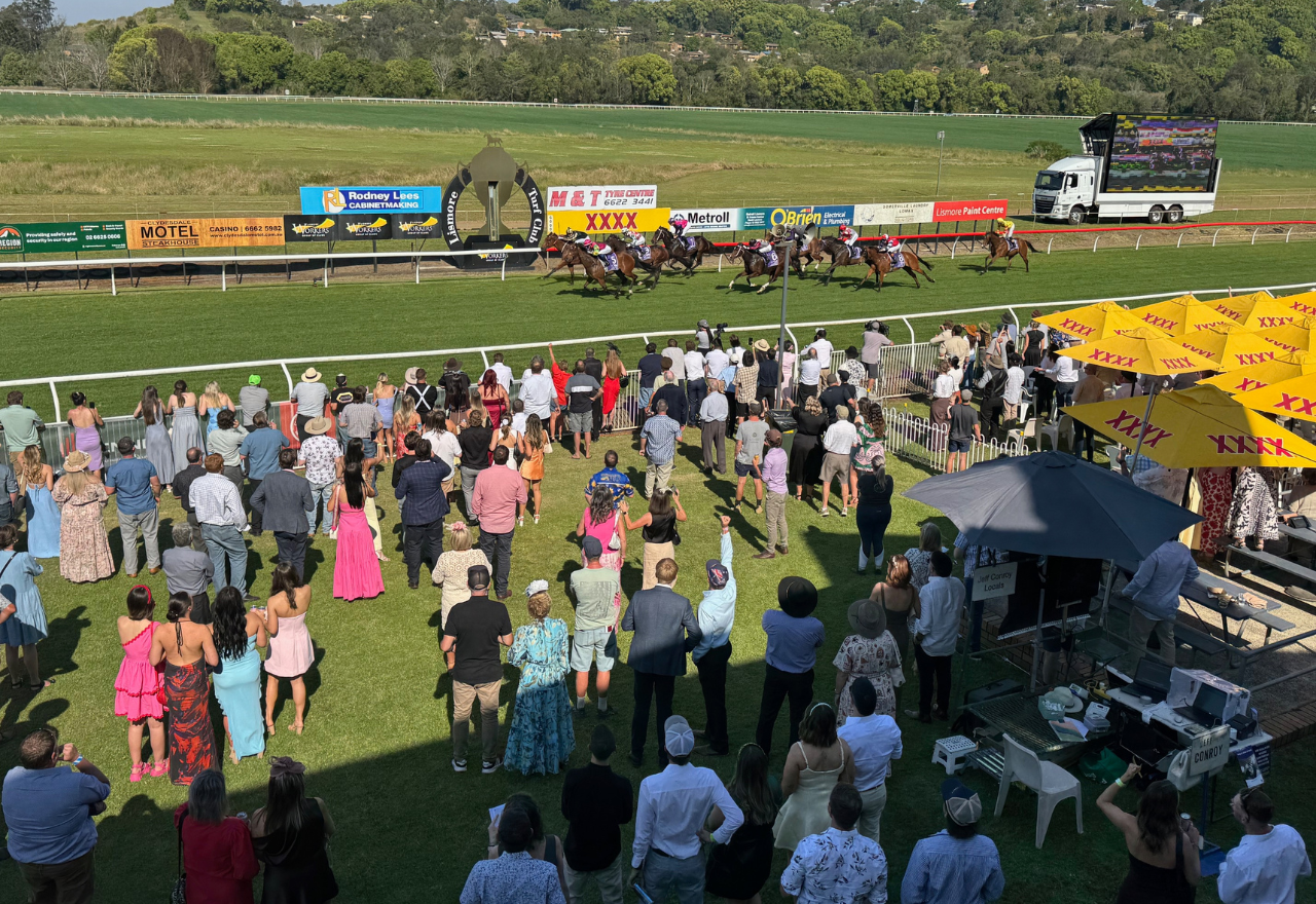 Smiles, fashion, a big crowd and idyllic weather enjoy Lismore Cup Day 2025