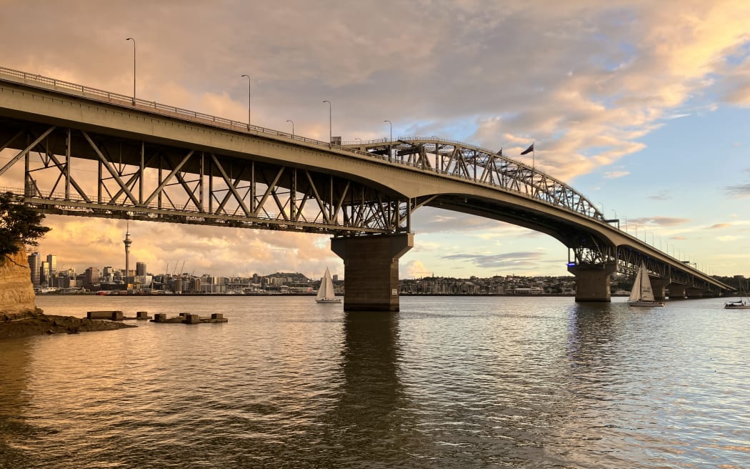 Auckland Harbour Bridge maintenance costs nearly double because of paint job